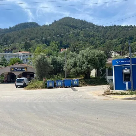 Charis מלון דירות