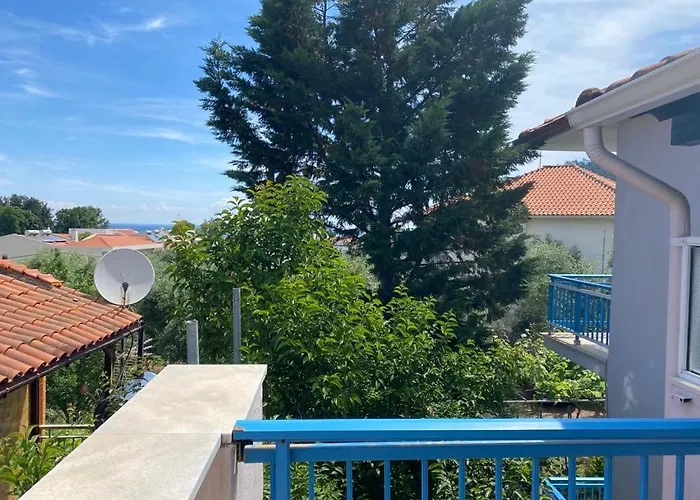 Charis Ξενοδοχείο με διαμερίσματα 3*